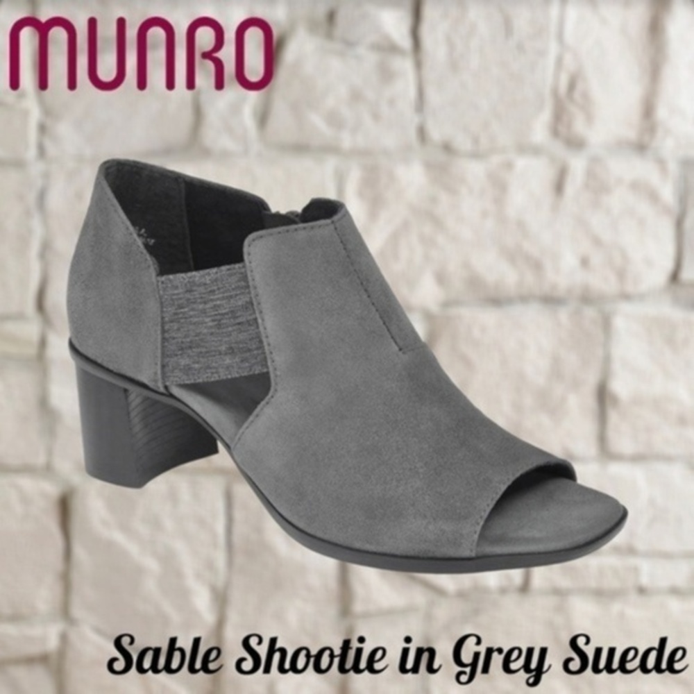 MUNRO Sable Grey Sueded Leather Open Toe Side Cut Out 1.75” Block Heel Shootie